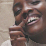 Strengthening Gingival Gel with Vitamin C and Hyaluronic Acid