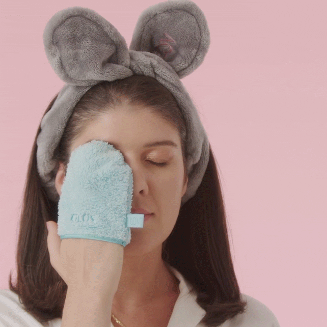 Water-Only Makeup Remover And Skin Cleansing Mitt Very Berry